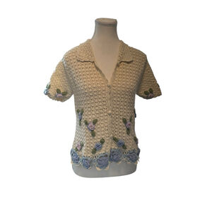 90s Vintage cottagecore crocheted floral cardigan cream